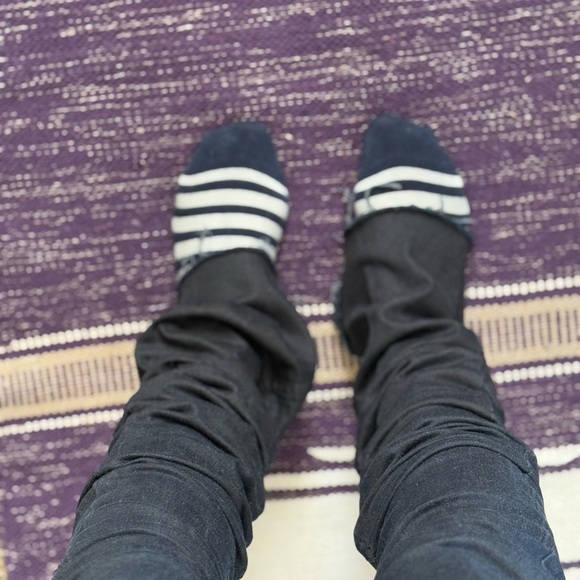 Chic super dark blueish black Ruched stacked Jeans - Picture 4 of 7